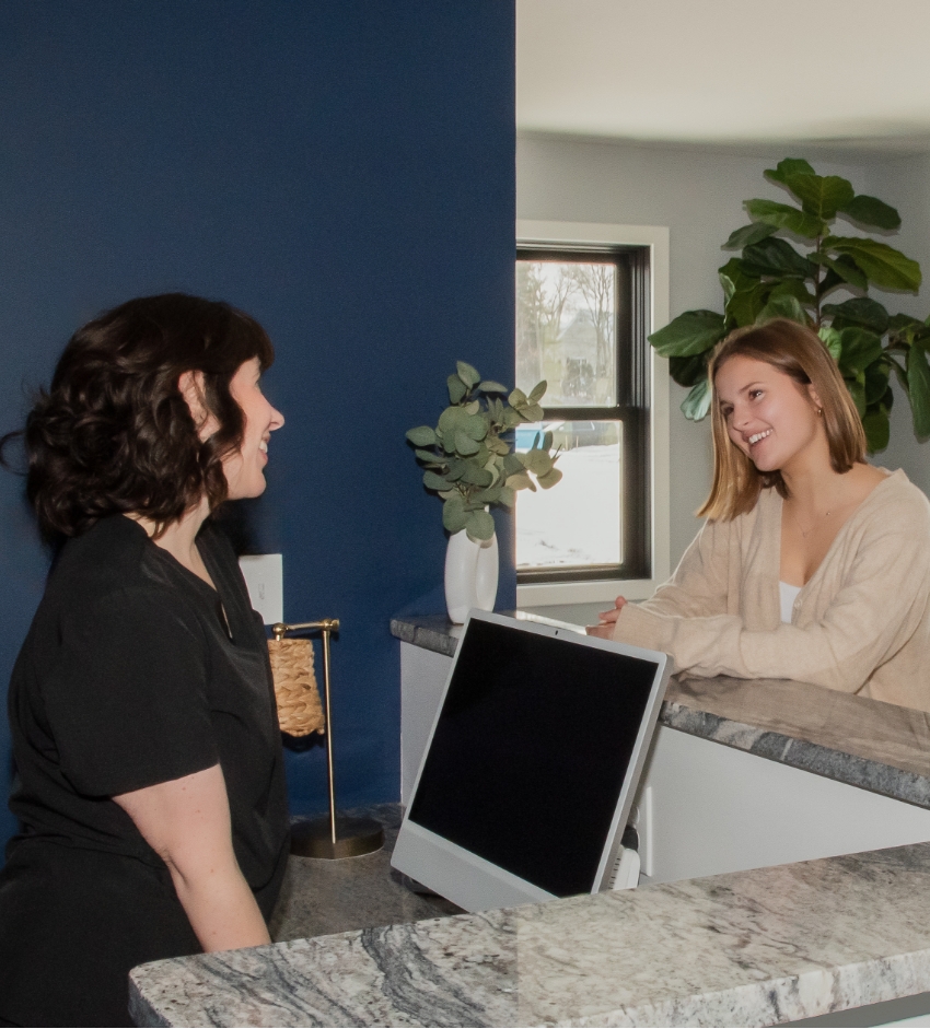 Receptionist and client 