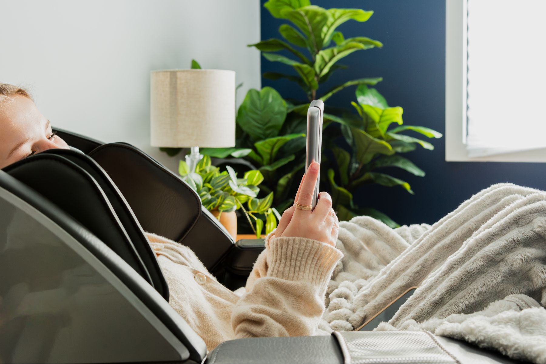 IV patient reading the phone